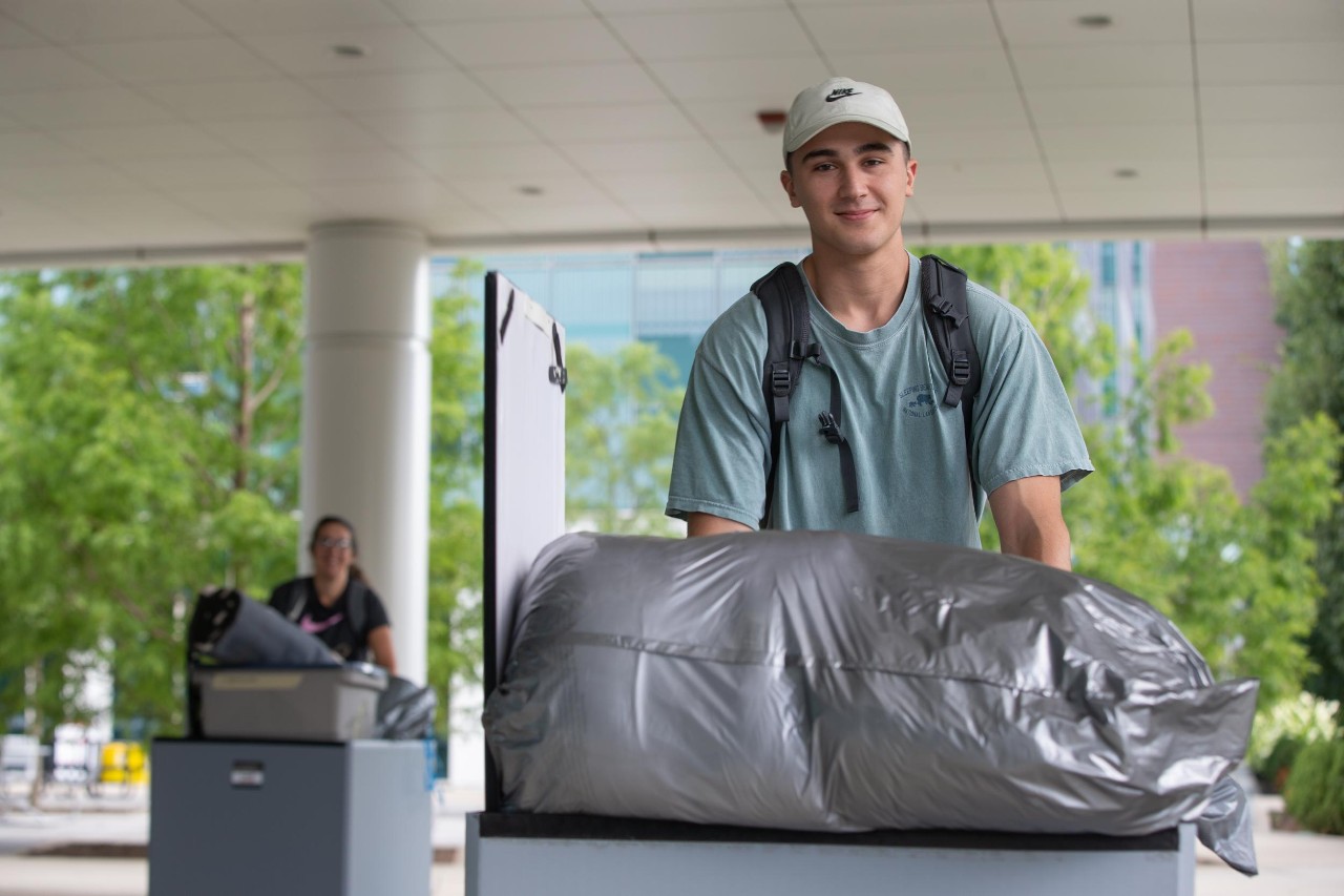 Students move in to their dorms prior to the beginning of Fall 2022 semester.